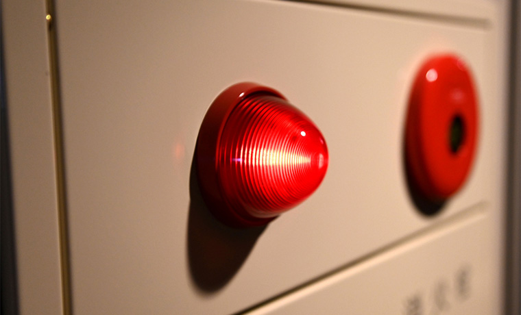 消防設備のプロとして、建物の安全を支えています